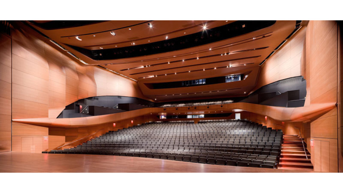 Part of an ongoing renovation of the Lincoln Center for Performing Arts, the Alice Tully Hall overhaul involved a reworking of the building’s interior and exterior, including new glazed facades and internal walls of solid wood and resin reshaped into sinuous curves to optimise acoustics for concerts, recitals and chamber music. 