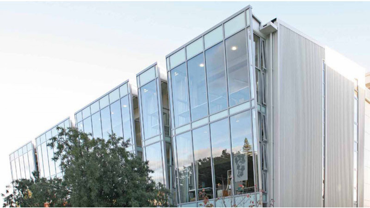 NMIT, Nelson: 135mm Flushglaze windows on the south elevation leaned outwards on the upper floors.