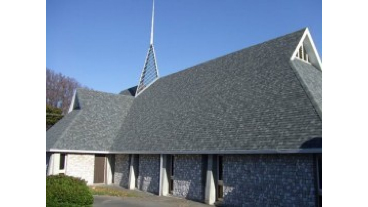 St Andrews Church Building in Blenheim with South Pacific Shingles Owens Corning Duration Premium Asphalt Shingles in Estate Grey.