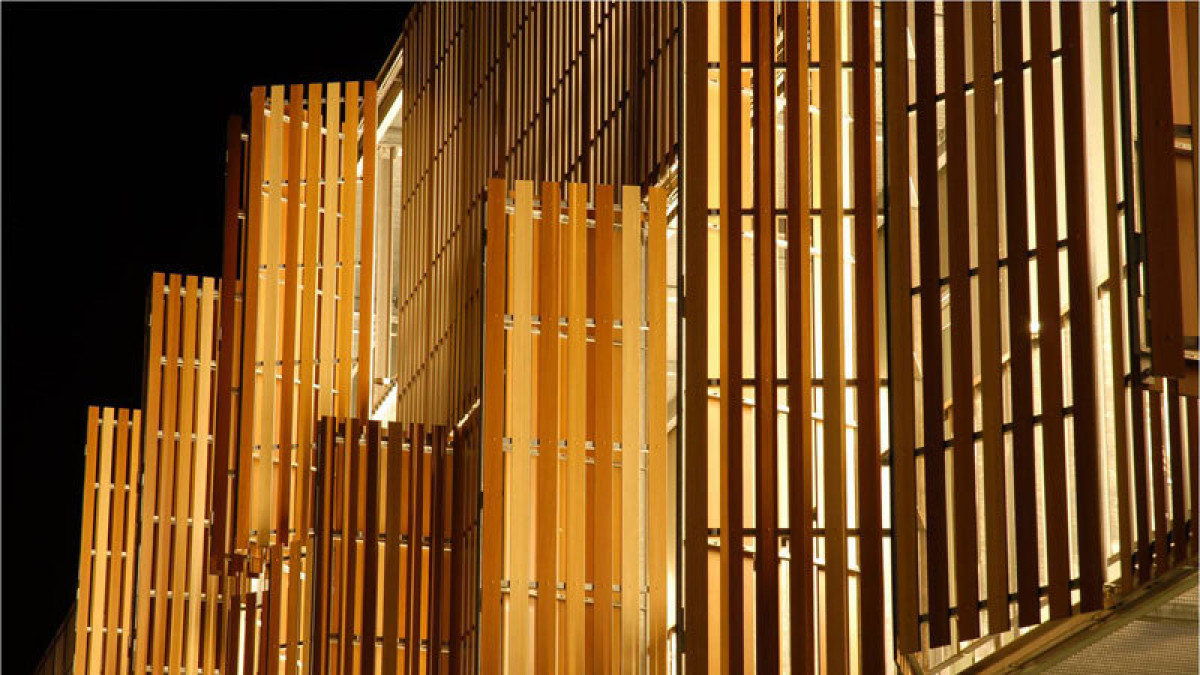 Décortech is known for complex customised panels and our team are trained in panel utilisation and layout as well as managing the manufacturing process.
