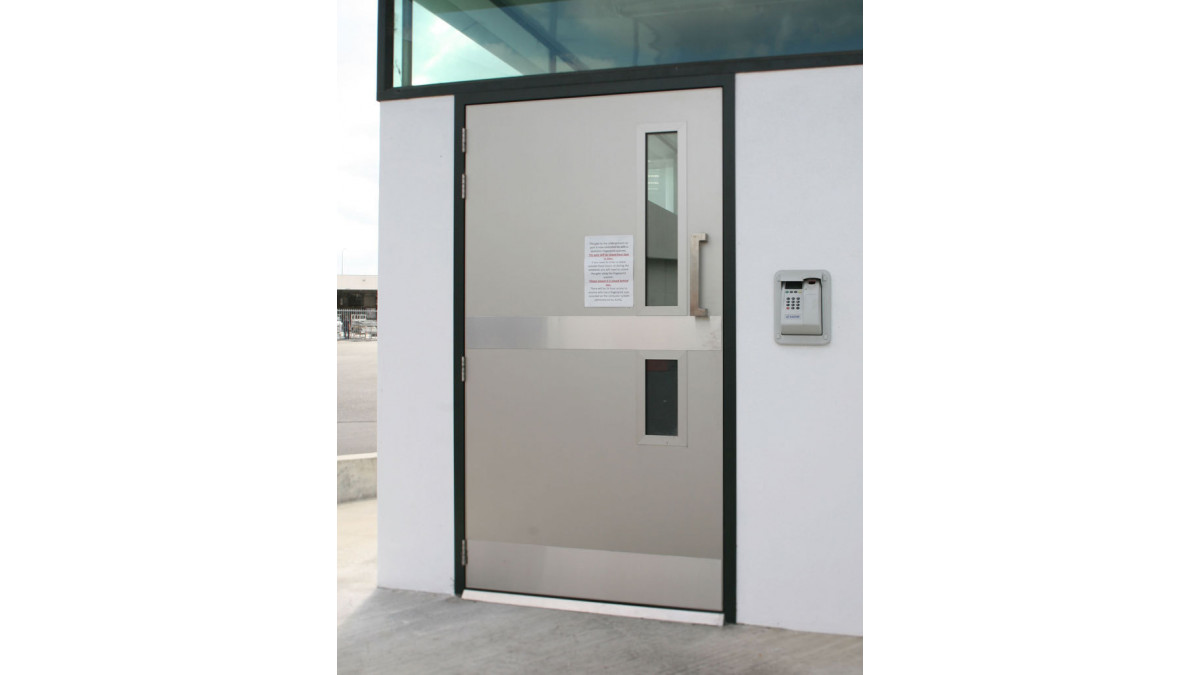 Clad in flat sheet aluminium with a high density, closed cell polystyrene core, Plasma doors come in large sizes if desired and can have glazed vision lights.