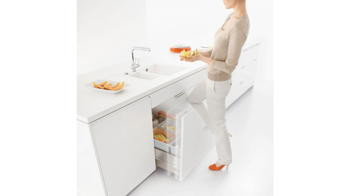 SERVO-DRIVE uno is the newest advancement in Blum’s innovative range of kitchen hardware.