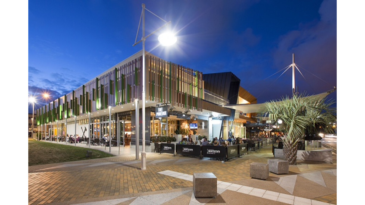 Trespa Meteon was specified on The Strand project in Tauranga by Noel Jessop from Noel Jessop Architecture.  The Trespa was cut into slats and utilised the Uni Colours and Wood Grain finishes together to create a stunning effect.