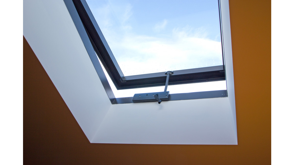 A ThermalHEART opening roof window.