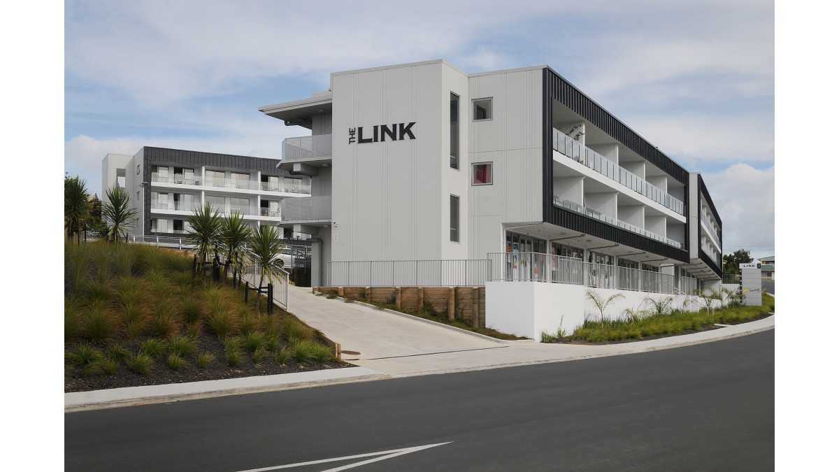 THE LINK Apartments with Unex Glass and Aluminium Balustrades.