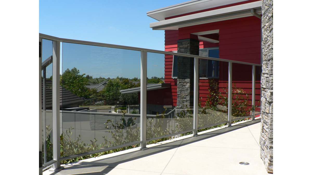 Tinted  glass in this Vista balustrade offers privacy and style. 