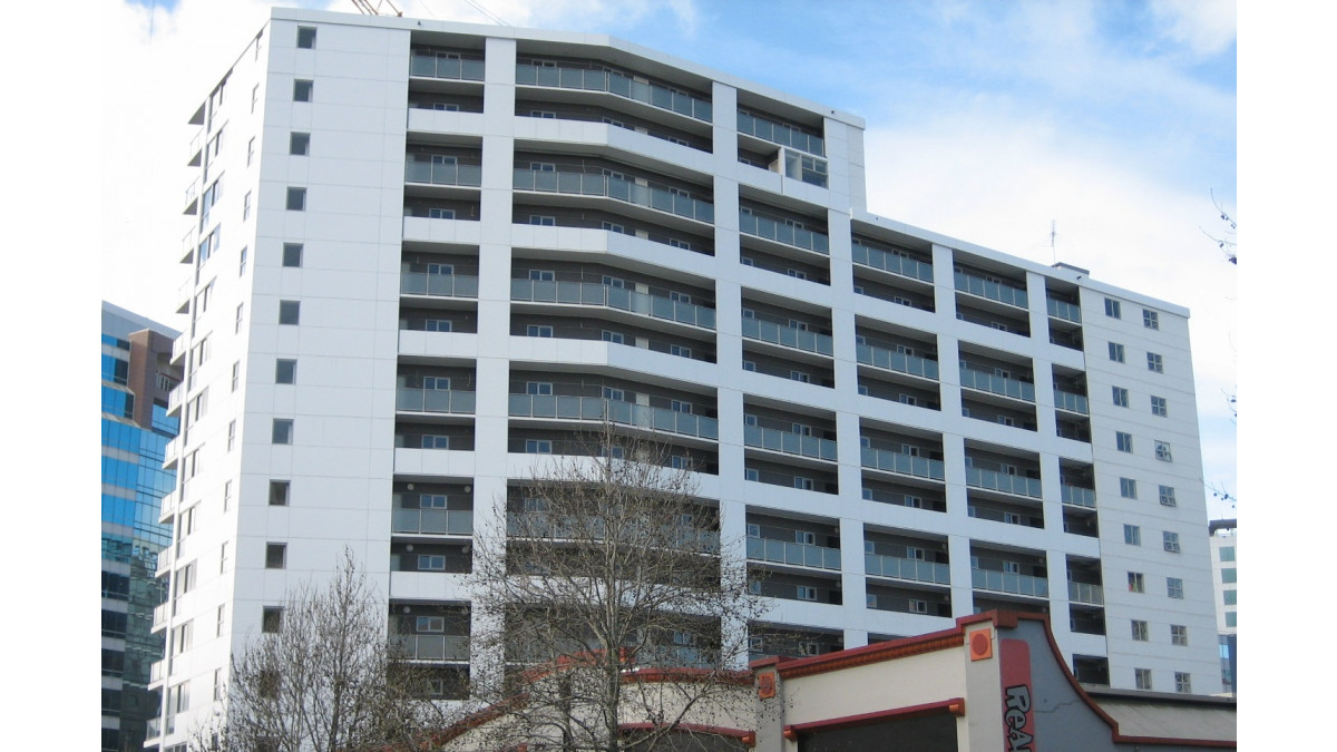 Spectrum Clearspan Vista was the balustrade of choice for Volts Apartments. 