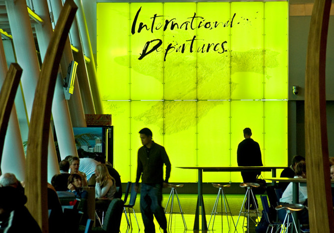 Design Brilliant Light and Colour Features with PSP PLEXIGLAS Satinice