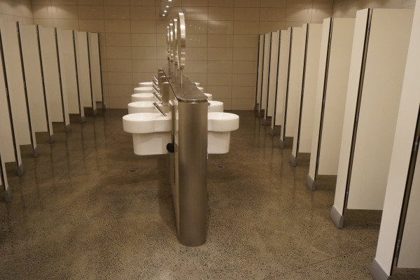 Hale Brings Elegant Toilet Partitioning System to Events Centre