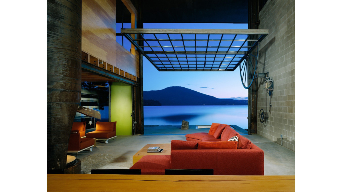 A pivoting door-window was a feature at Kundig’s Chicken Point cabin.