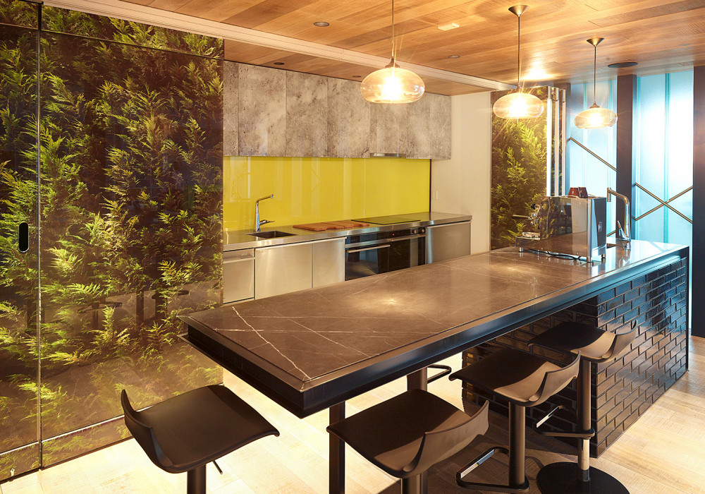 Decorative Glass Creates Eye-Catching, Functional Features