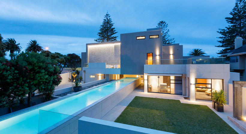 Innovative Cladding Adds Wow Factor in Modern Renovation