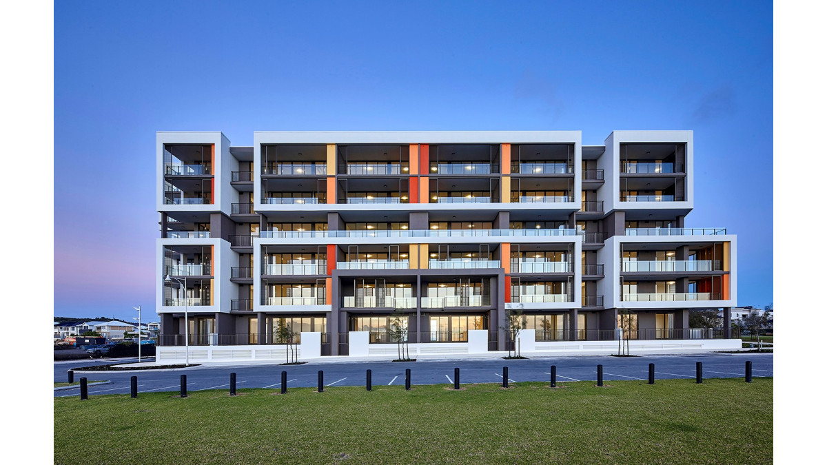 Another prime view of the Ocean Edge Apartments, featuring Unex semi-framed balustrades and inter-linking handrails.