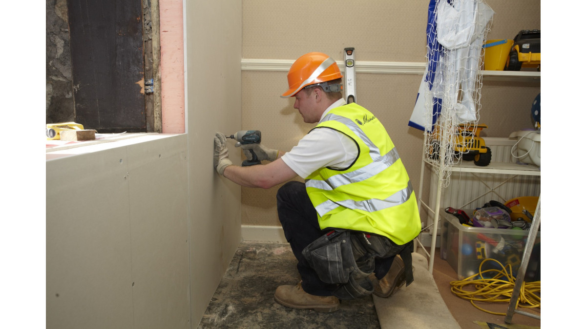 It's a one step process to achieve R2.0 insulation with 2-in-1 Kingspan Kooltherm Insulated Plasterboard.