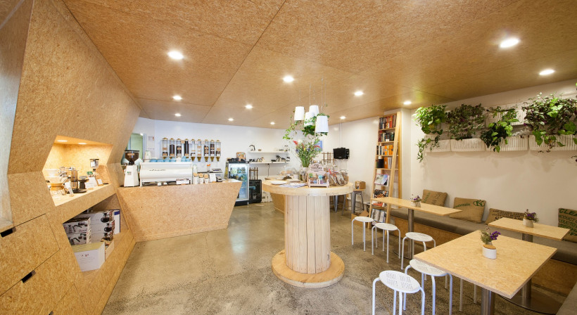 Strandboard Panels Provide a Fresh Look for Tauranga Café
