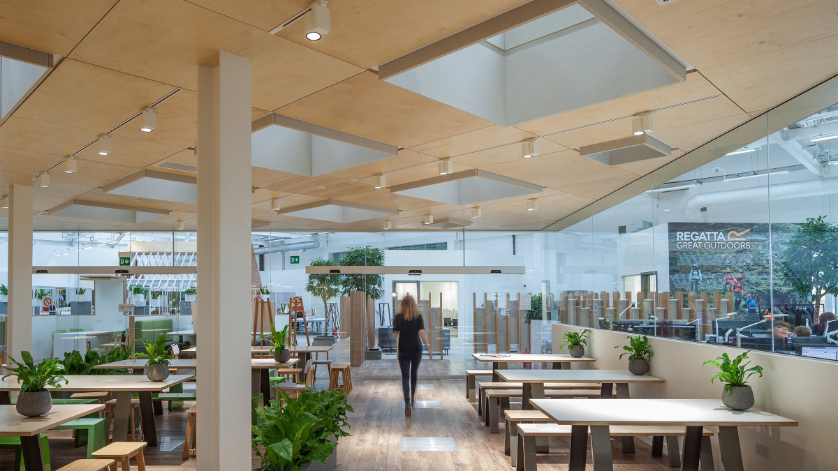 Autex Cube was utilised within the canteen area to improve the acoustic properties of the space. <br />
Photo: Gavin Stewart. 