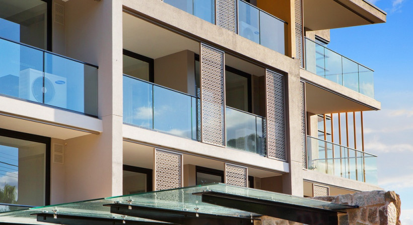 Compliance for Frameless Glass Balustrades with UNEX