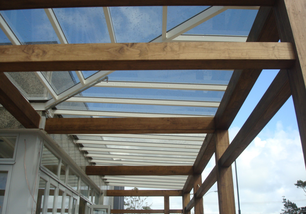 Acryglaze: A Versatile New Glazing Acrylic for Outdoor Areas