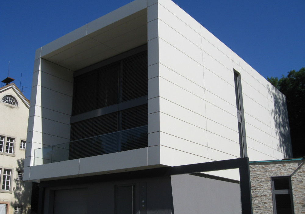 Symonite Introduces Innovative Coating for Self-Cleaning Buildings