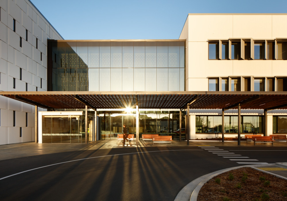 TRACKLOK Seismic Bracing Protects Burwood Hospital
