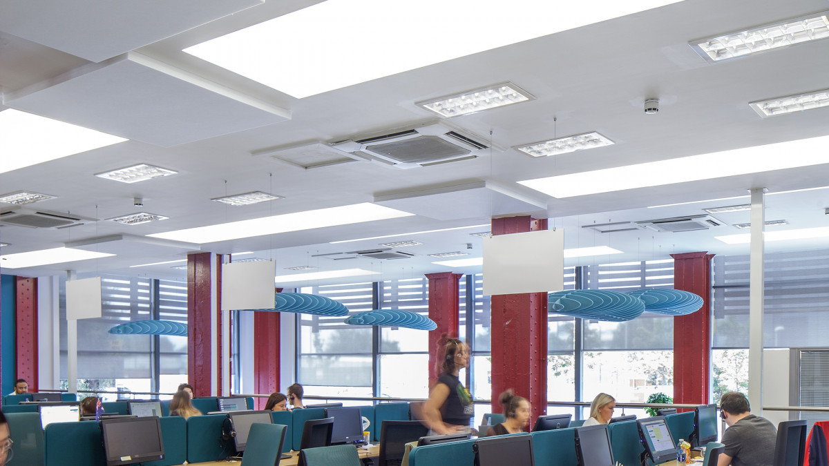 Autex Lattice and Quietspace Panel create acoustic balance for the busy Carfinance247 call centre.<br />
Photo: Gavin Stewart Architectural Photography.