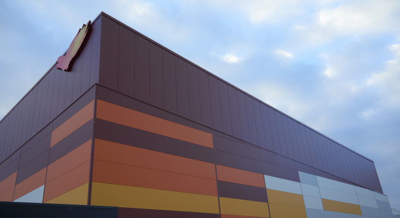Colourful Kingspan Panels Turn Heads at Landmark Sporting Venue