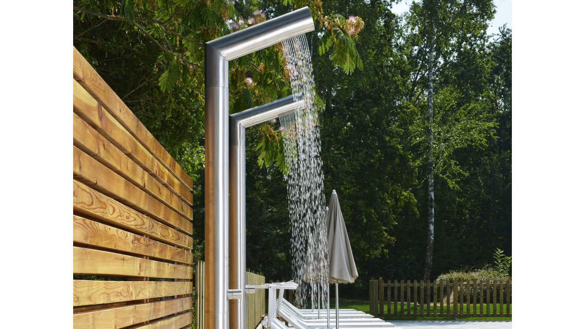 AISI 316 Stainless Steel Outdoor Showers.