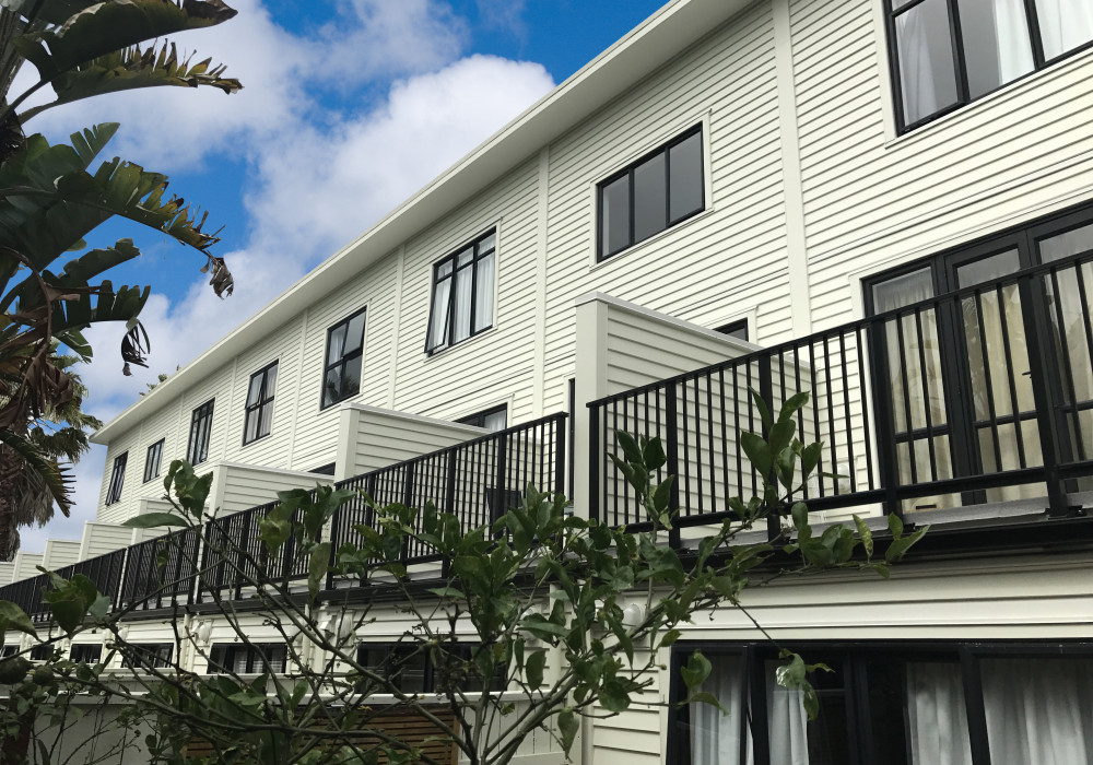 Timeless Styling of Spectrum Clearspan Settler Balustrade a Winner 