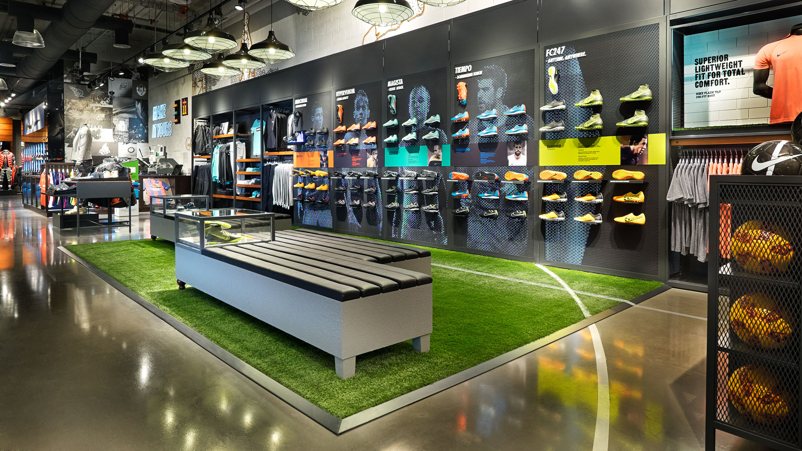 Купить магазин nike. Найк магазин в Абу Даби. Nike Store Dalma Garden Mall. Флагманский магазин Nike в Москве. Nike Soho.