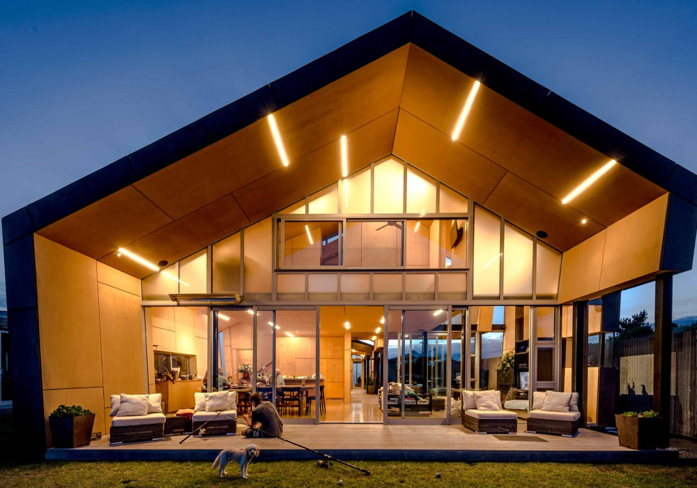 Metro Series in a Technically Challenging Northland Beach House