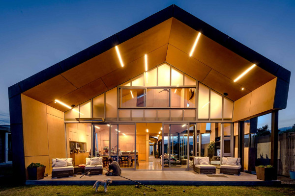 Metro Series in a Technically Challenging Northland Beach House