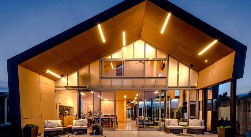 Metro Series in a Technically Challenging Northland Beach House