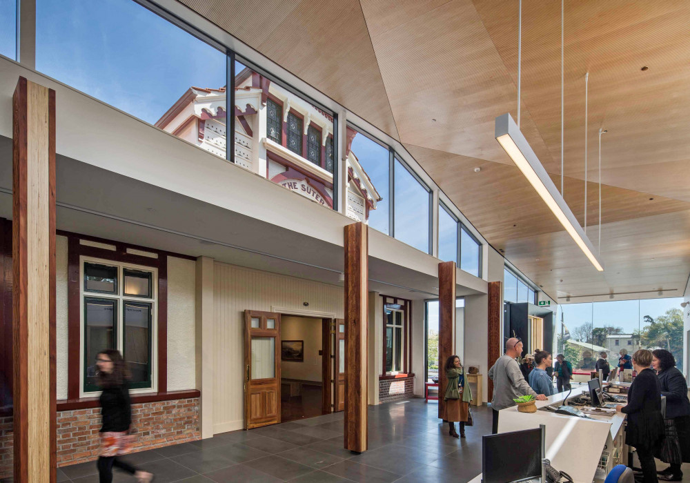 Suter Gallery Project Wins Window Association Award