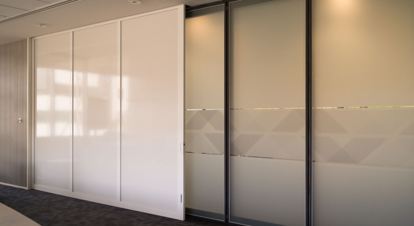 CS For Doors Supplies Oversized Sliding Whiteboard for Datacom