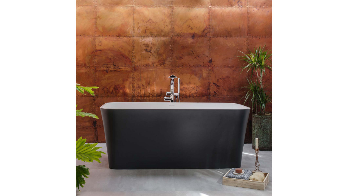 Edge Freestanding Bath.