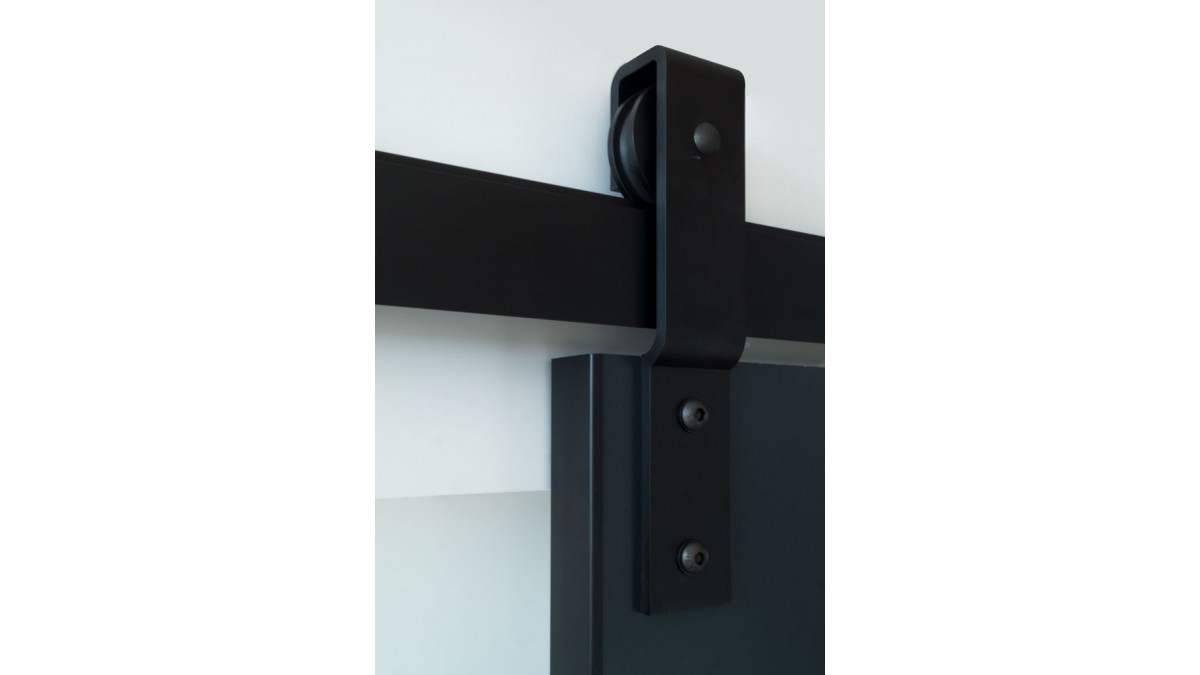 Hanger on black CS AluTec door.