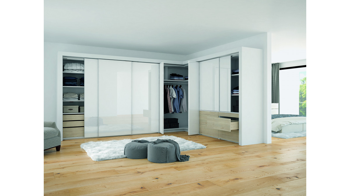 This bedroom wardrobe opens easily to reveal your total storage space.