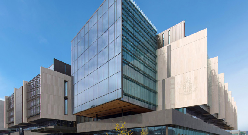 Akasison Siphonic Drainage Allows Pipe Runs with No Falls for New Justice Precinct