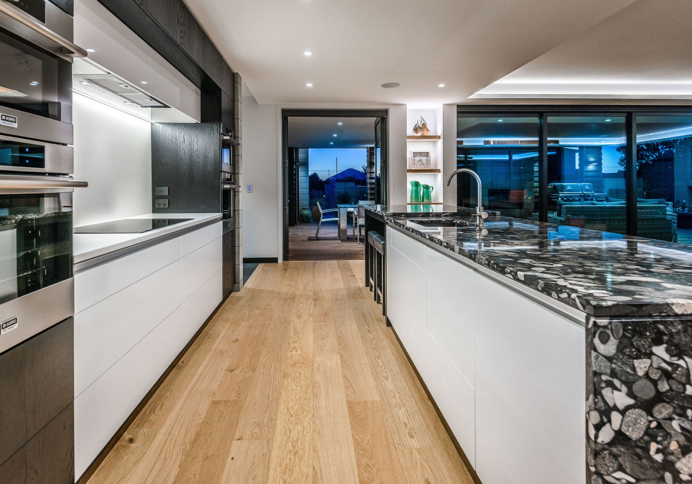 Dezignatek Thermoform Brings Crisp Finish to Designer Kitchen