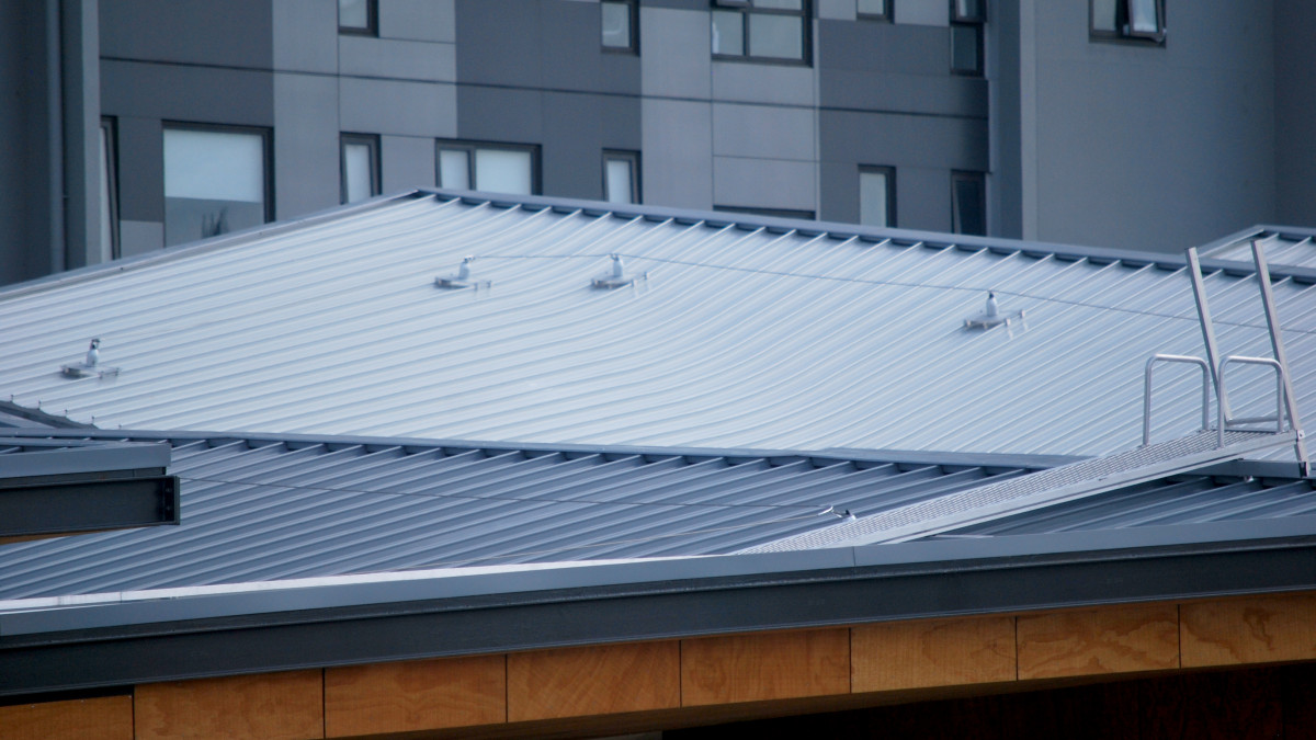 Kingzip architectural roof and Safepro2 fall protection system on Manukau Bus Interchange, Auckland, NZ.