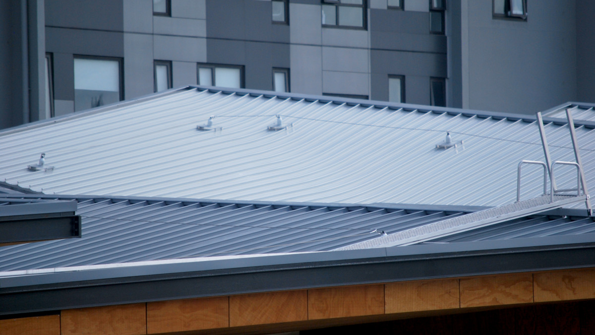 Kingzip architectural roof and Safepro2 fall protection system on Manukau Bus Interchange, Auckland, NZ.