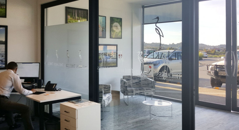 Lockable Sliding Door Dividers for Sales Office