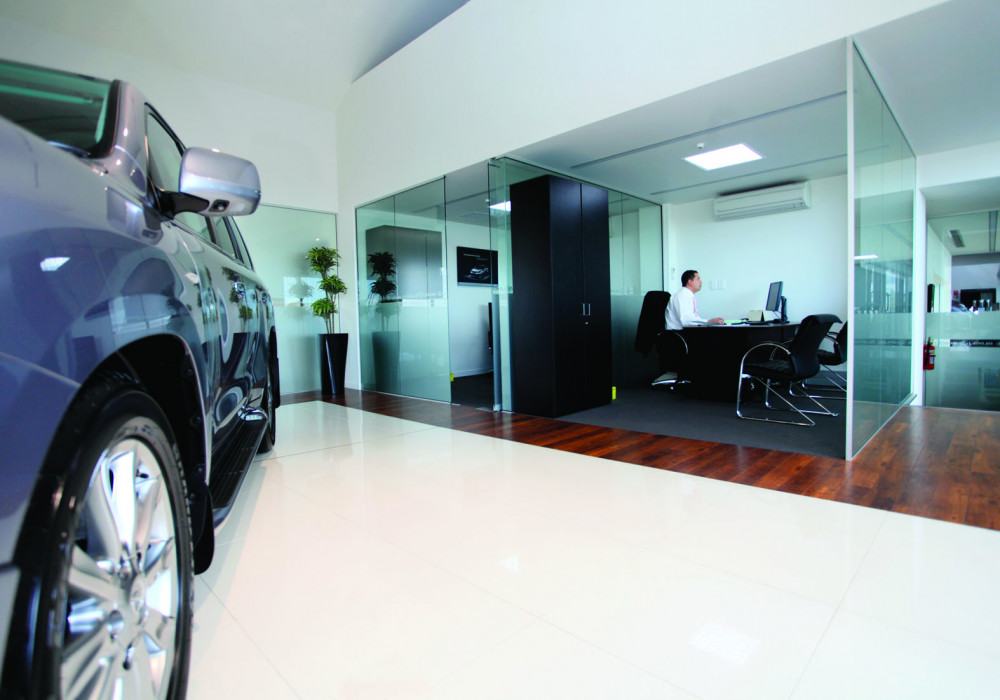 Natural Daylighting Illuminates Car Showroom