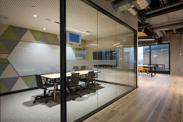 Rigitone Astral Plasterboard Improves Acoustics and Air Quality in QBE Fit-out