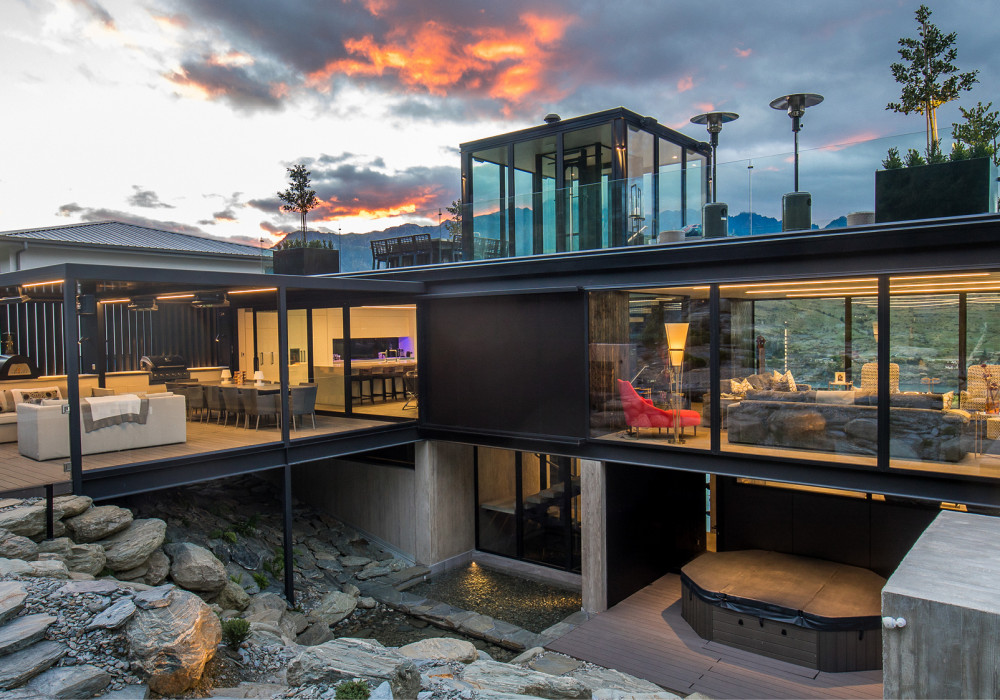 Bespoke Glass Elevator Centrepiece for Spectacular Queenstown Home