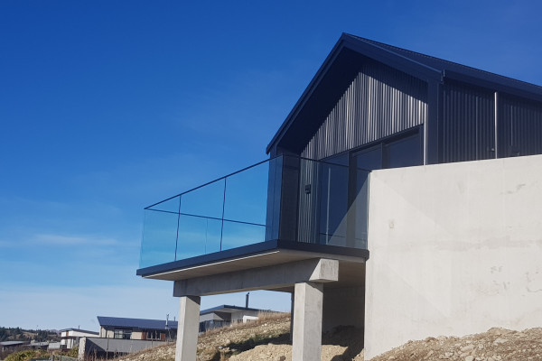 Provista ‘Vista’ Frameless Channel Balustrade Solution Aims Extra High