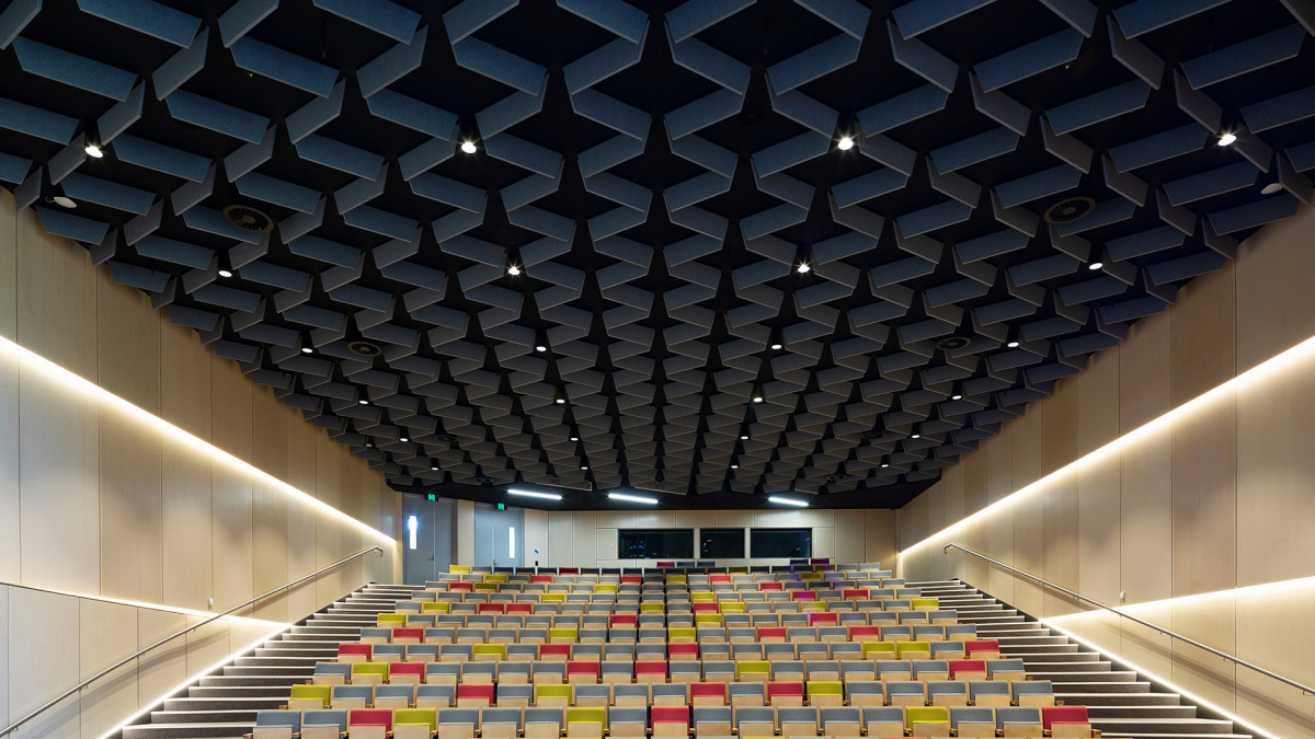 Bespoke Frontier ceiling feature in auditorium – Taronga Institute of Science and Learning.