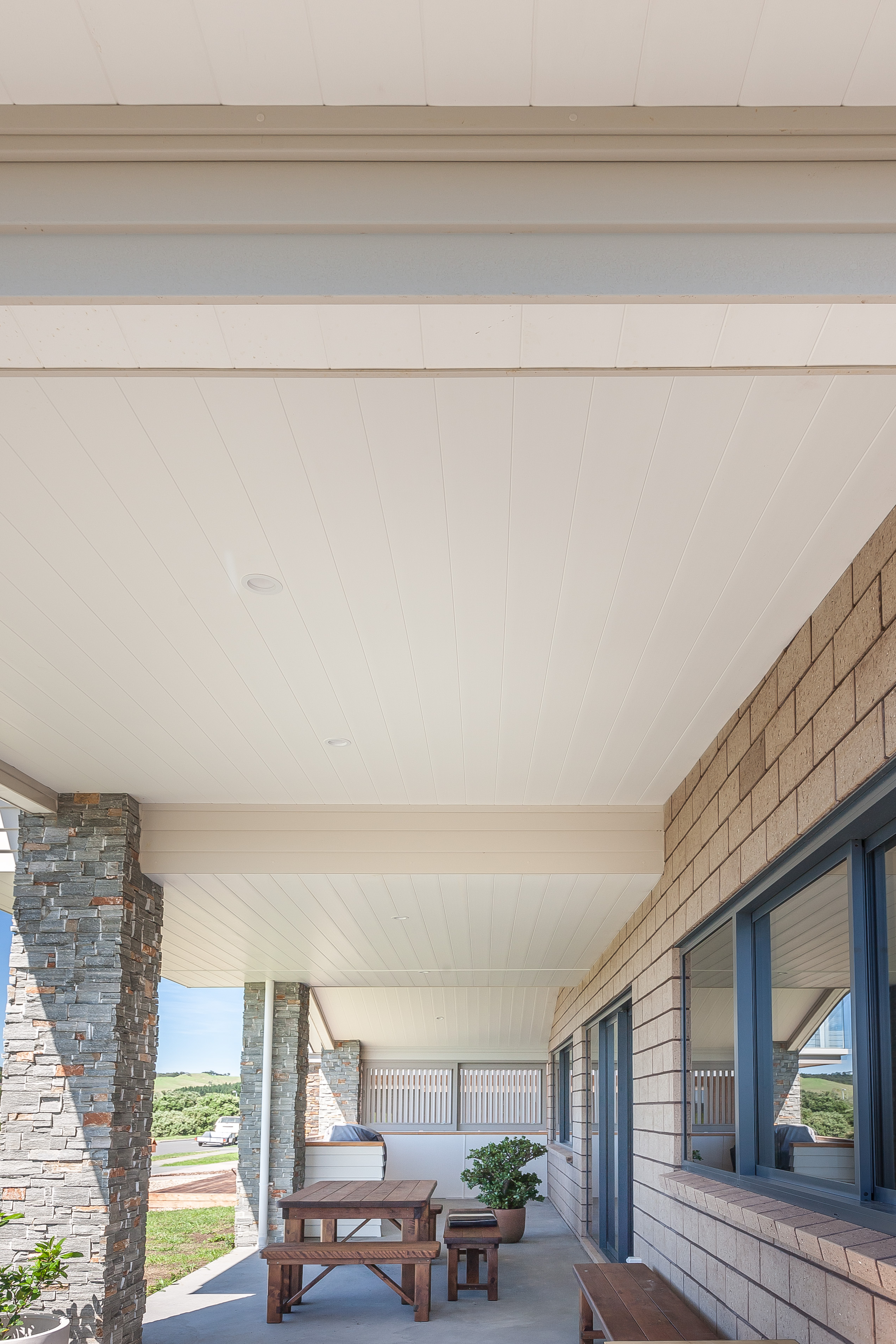 Dynex Upvc Soffit Impresses In Stanmore Bay Eboss