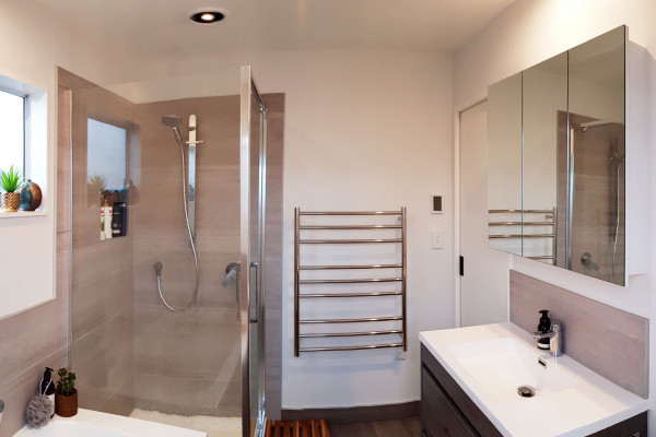 Cavity Slider Creates Space in Bathroom Renovation