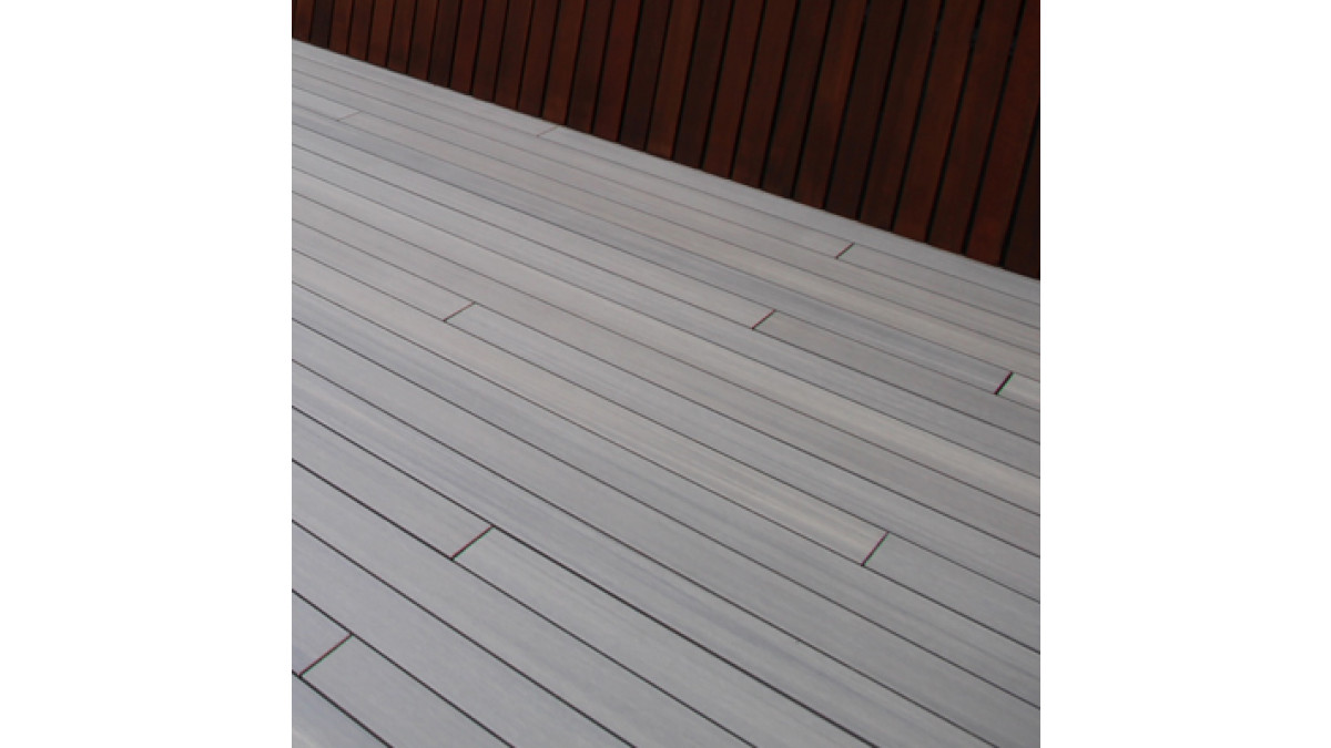 ResortDeck composite decking board, Random Staggered design to reduce wastage on site.